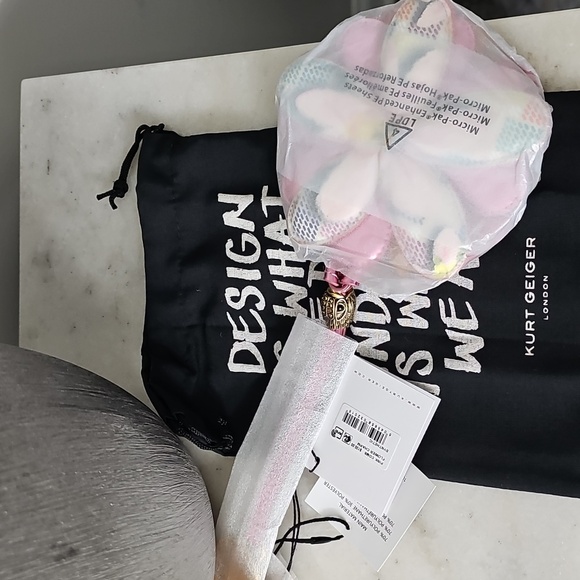 Kurt Geiger Flower Charm - Picture 3 of 8